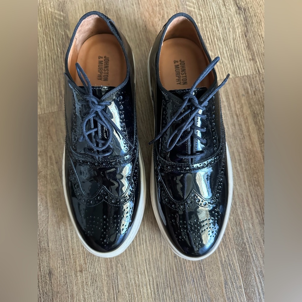 Johnston & Murphy Black Oxford Shoes with Wingtip Detailing Size 8.5